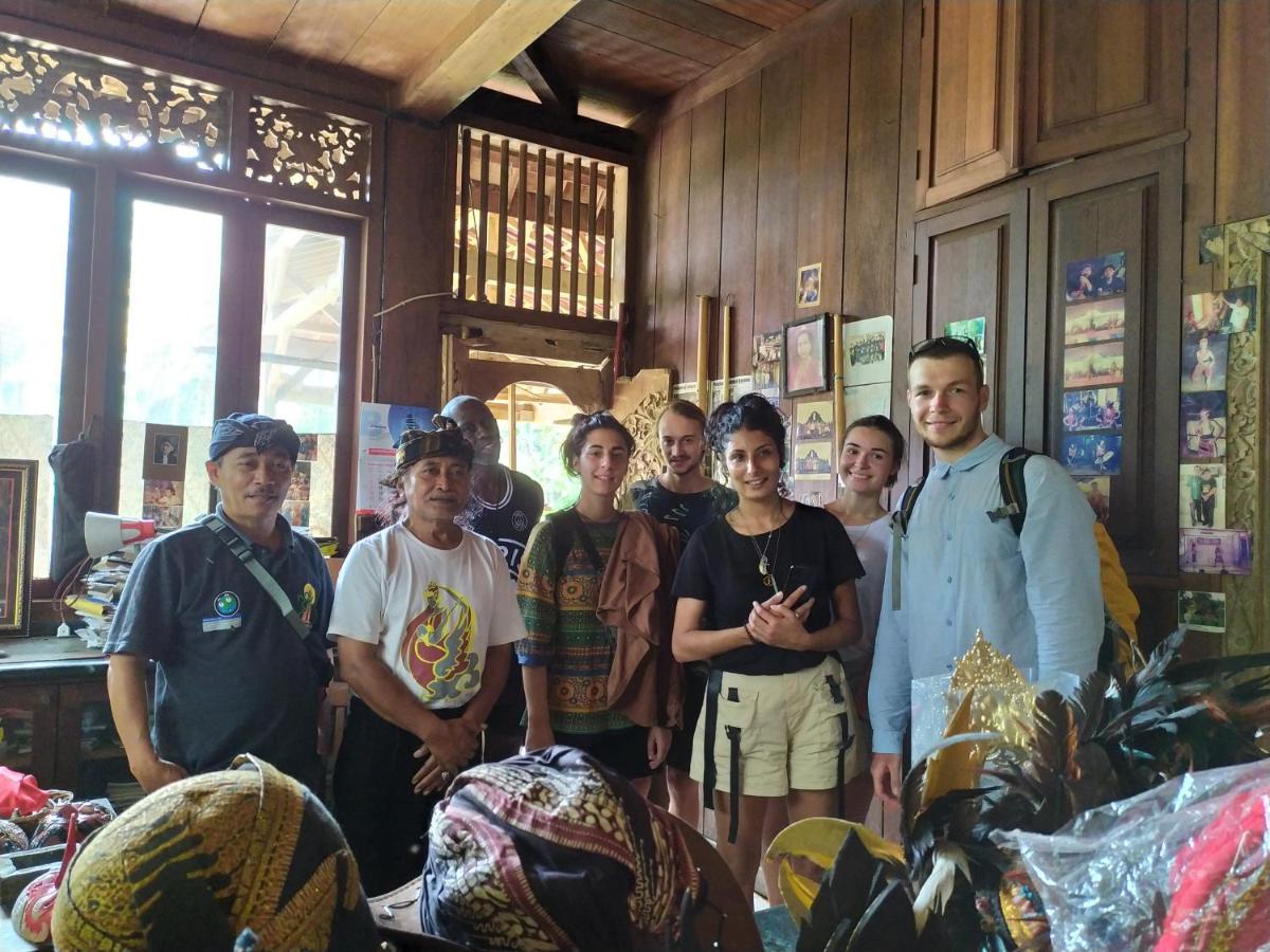 Griya Backpacker Pak Yon Malang Exterior foto