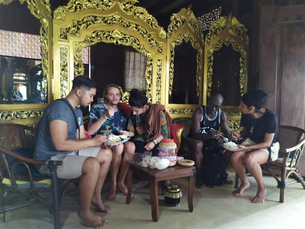 Griya Backpacker Pak Yon Malang Exterior foto